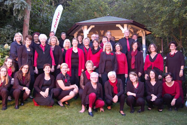 Chorkleidung für den ContakteChor Heimathelden suchen Glücksbringer